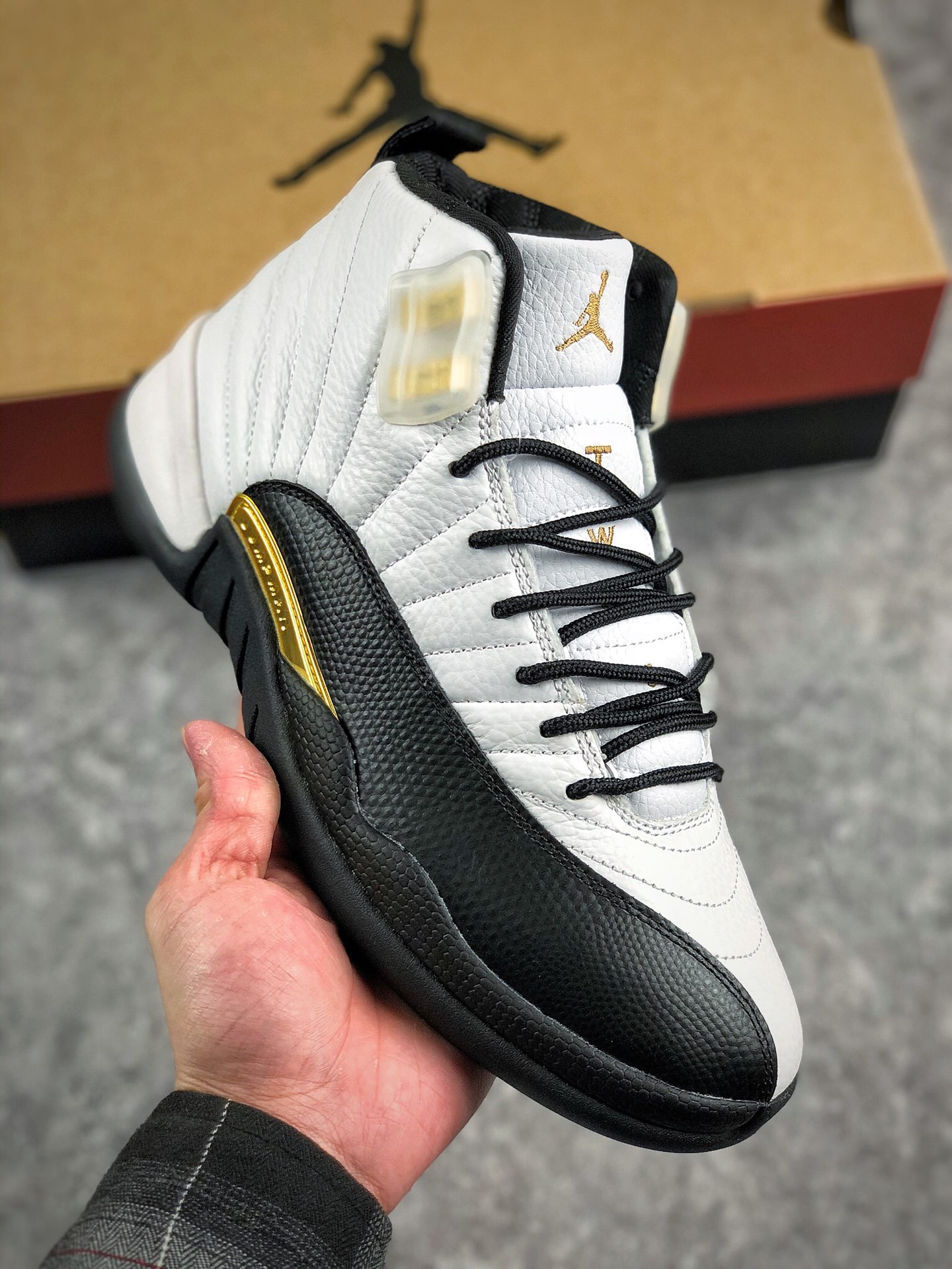 本地自取  核心放店
Air Jordan AJ12 