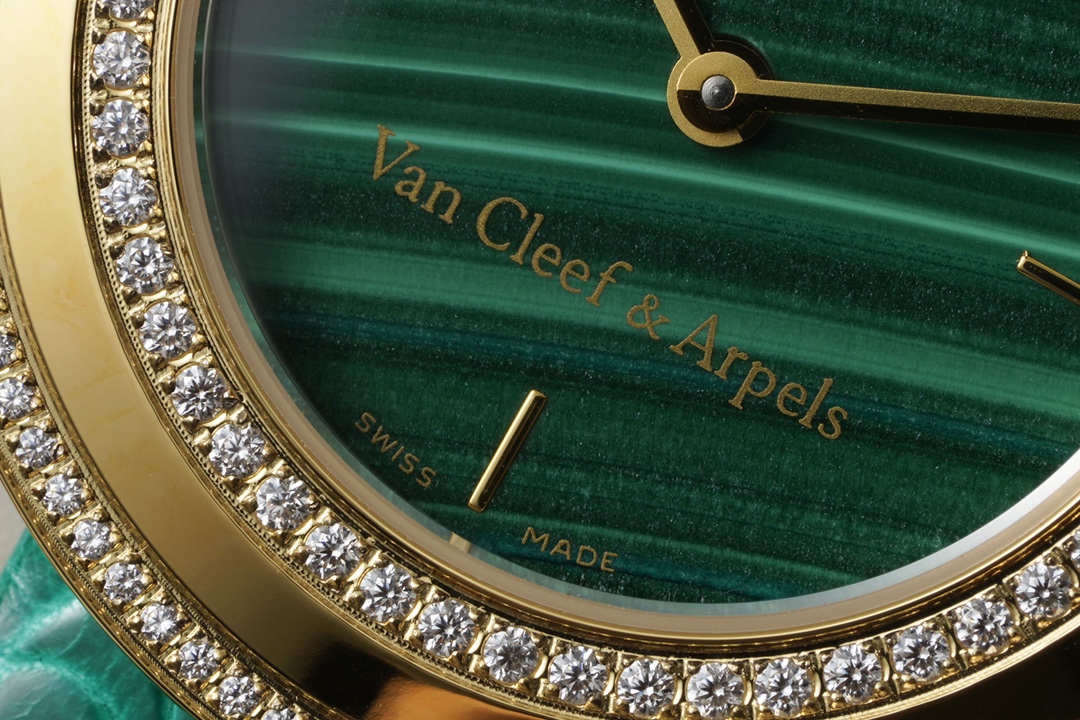 梵克雅宝CLEEF & ARPELS的设计特色瑞士石英机芯腕表