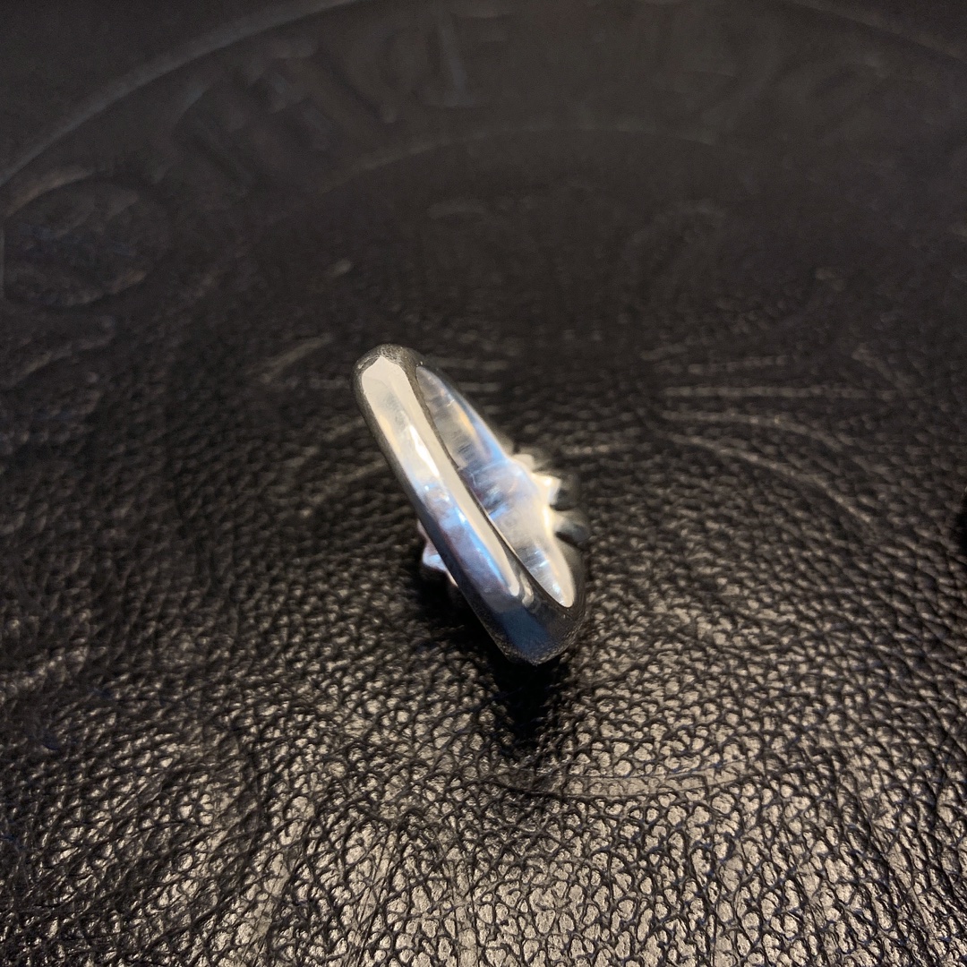 Chrome Hearts 𝐂𝐡𝐫𝐨𝐦𝐞 𝐡𝐞𝐚𝐫𝐭𝐬 克罗心大十字花戒指