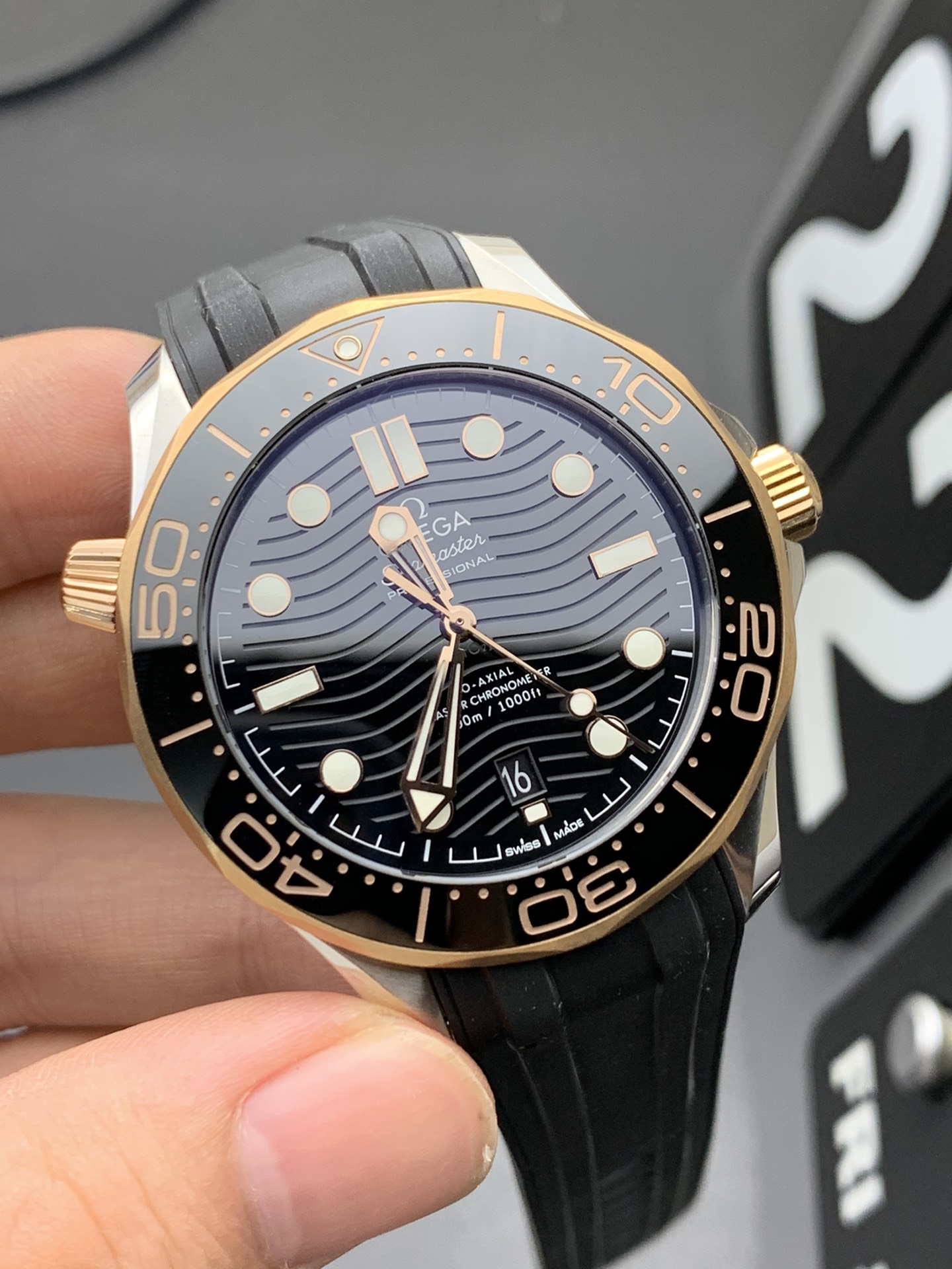 Omega OR 玫瑰金海马