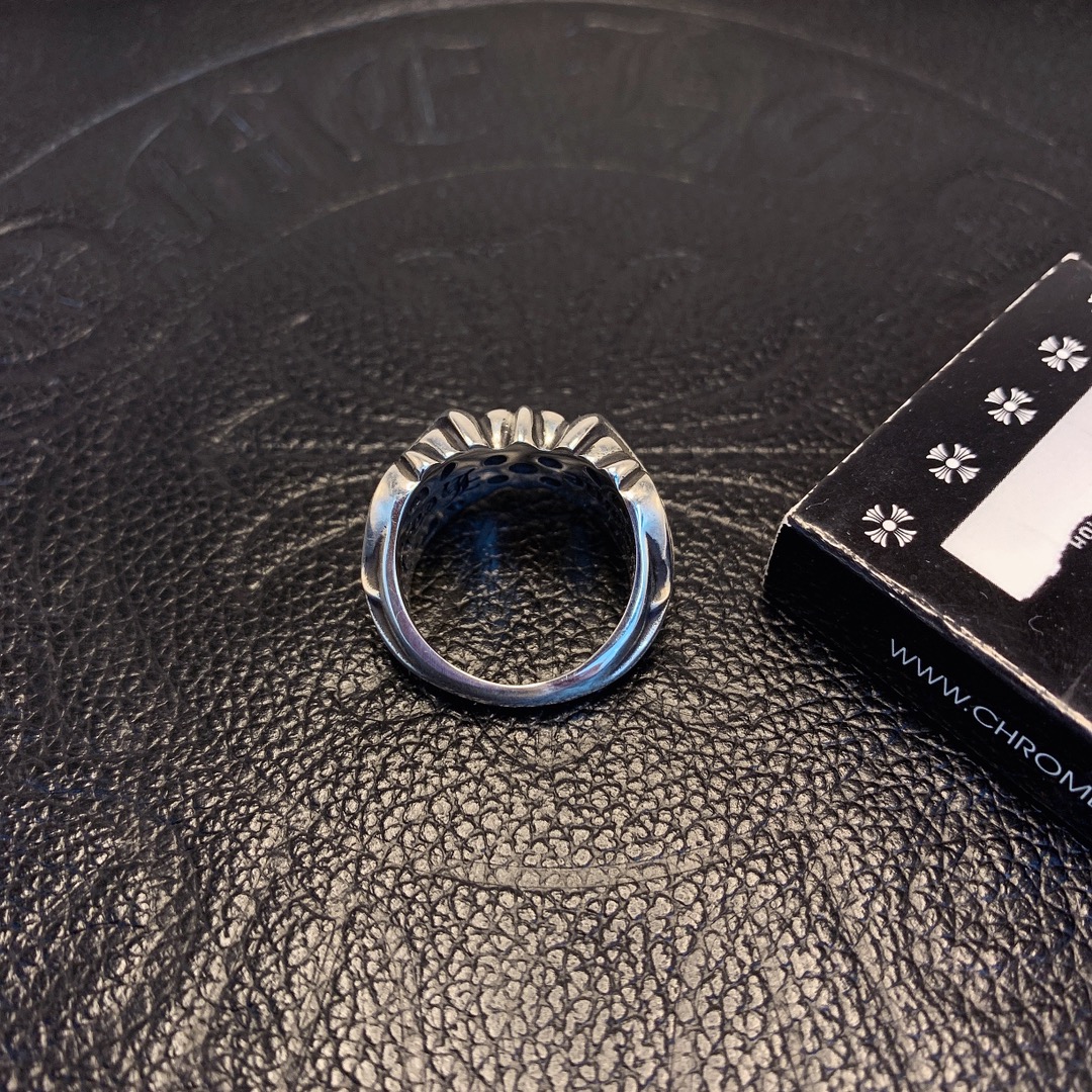 Chrome Hearts 克罗心k&T戒指。编号560460