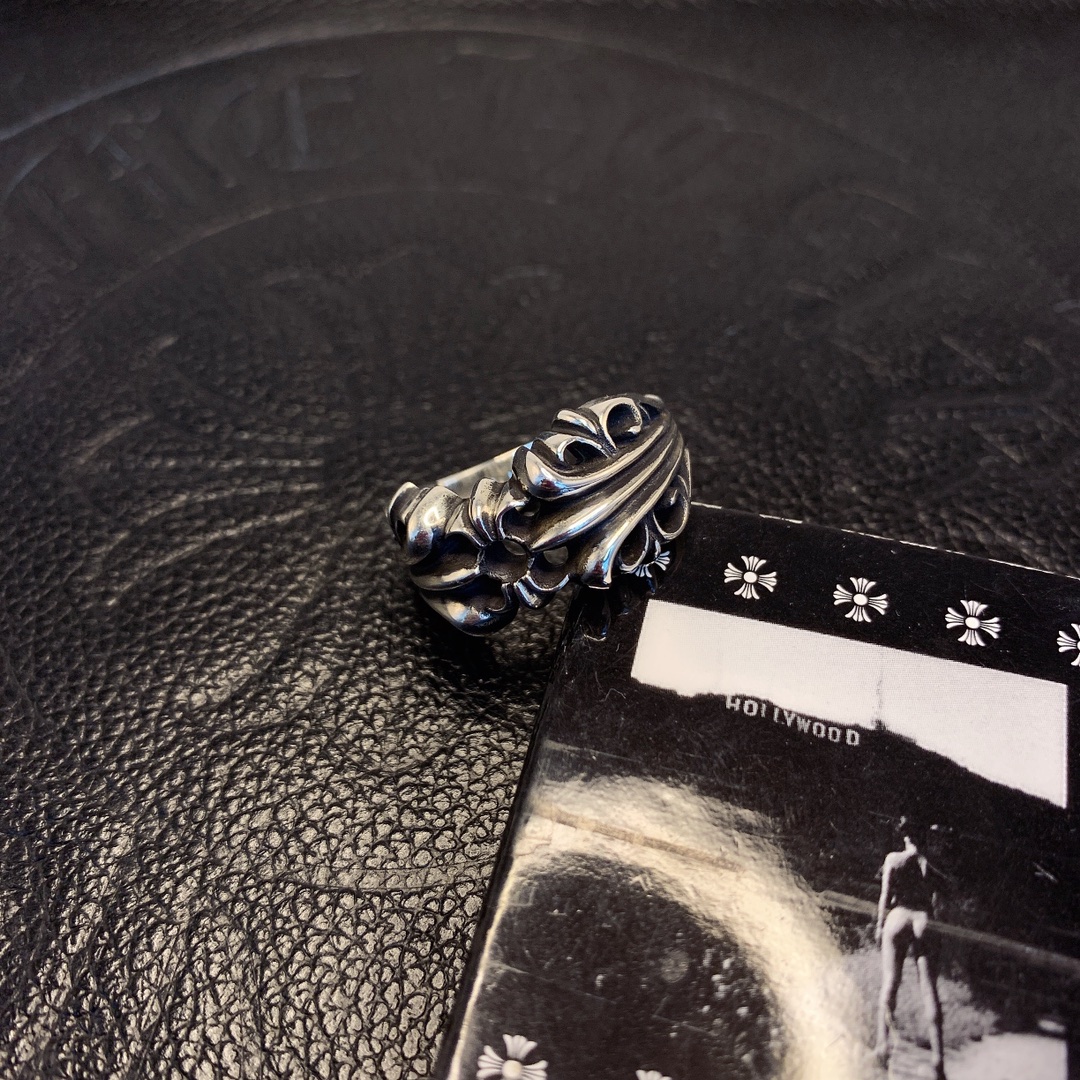 Chrome Hearts 克罗心k&T戒指。编号560460
