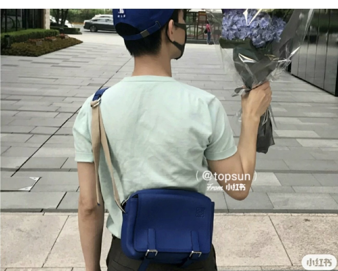 LOEWE罗意威 Military Messenger最新版信使包 0339蓝色