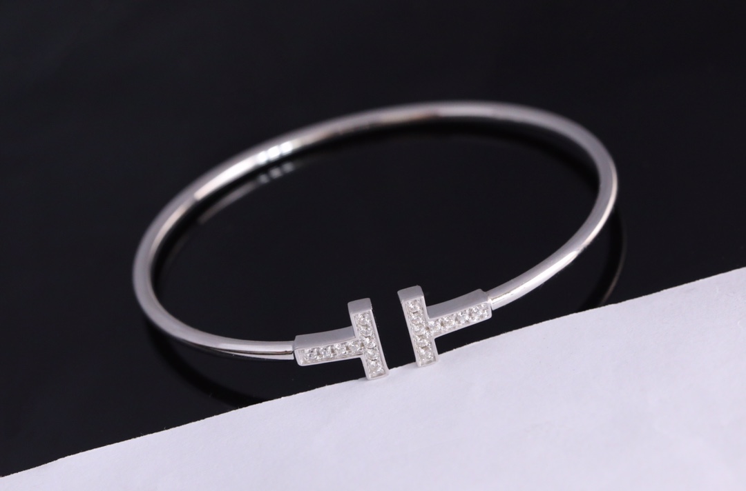 Tiffany & Co. Tiffany全新呈现T系列：手镯