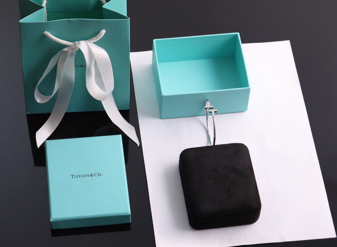 Tiffany & Co. Tiffany全新呈现T系列：手镯