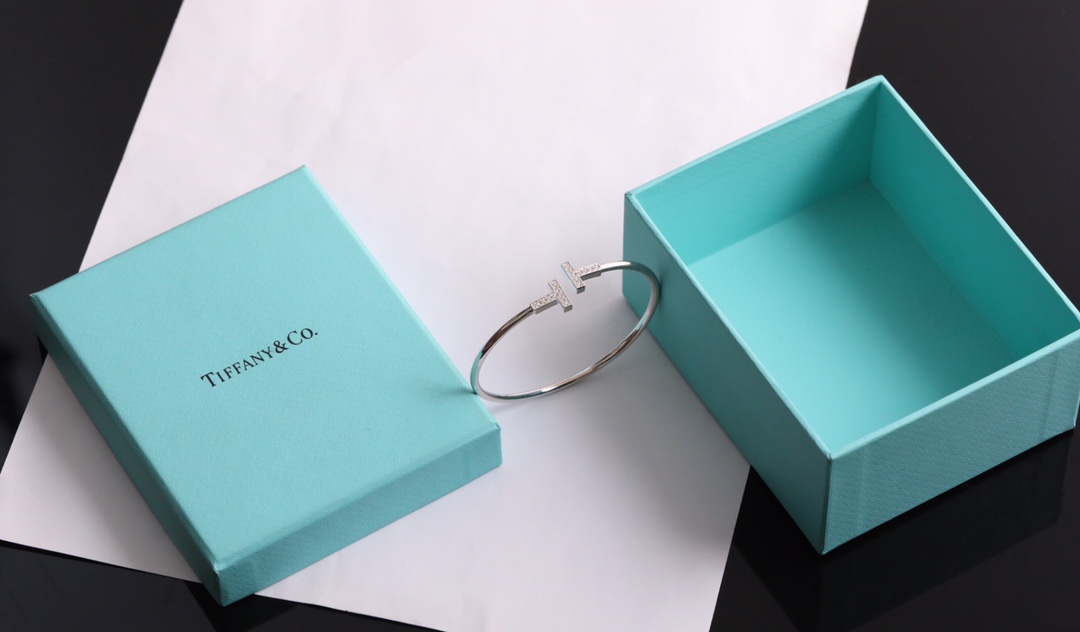 Tiffany & Co. Tiffany全新呈现T系列：手镯