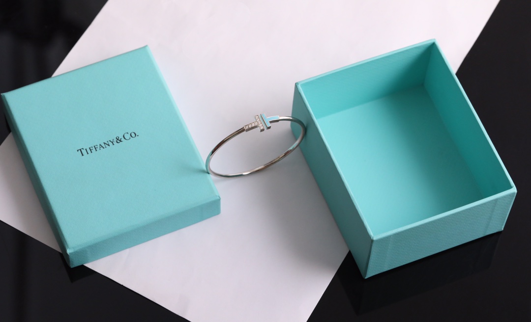 Tiffany & Co. Tiffany 全新呈现T系列手镯
