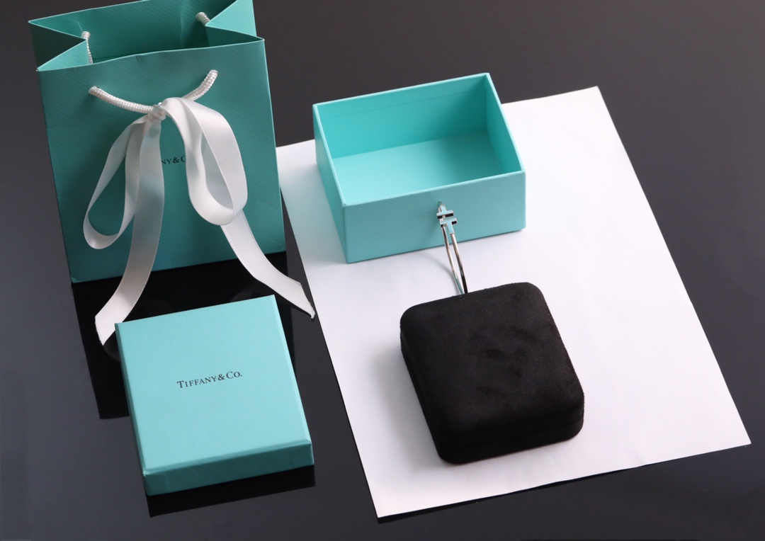 Tiffany & Co. Tiffany全新呈现T系列：手镯