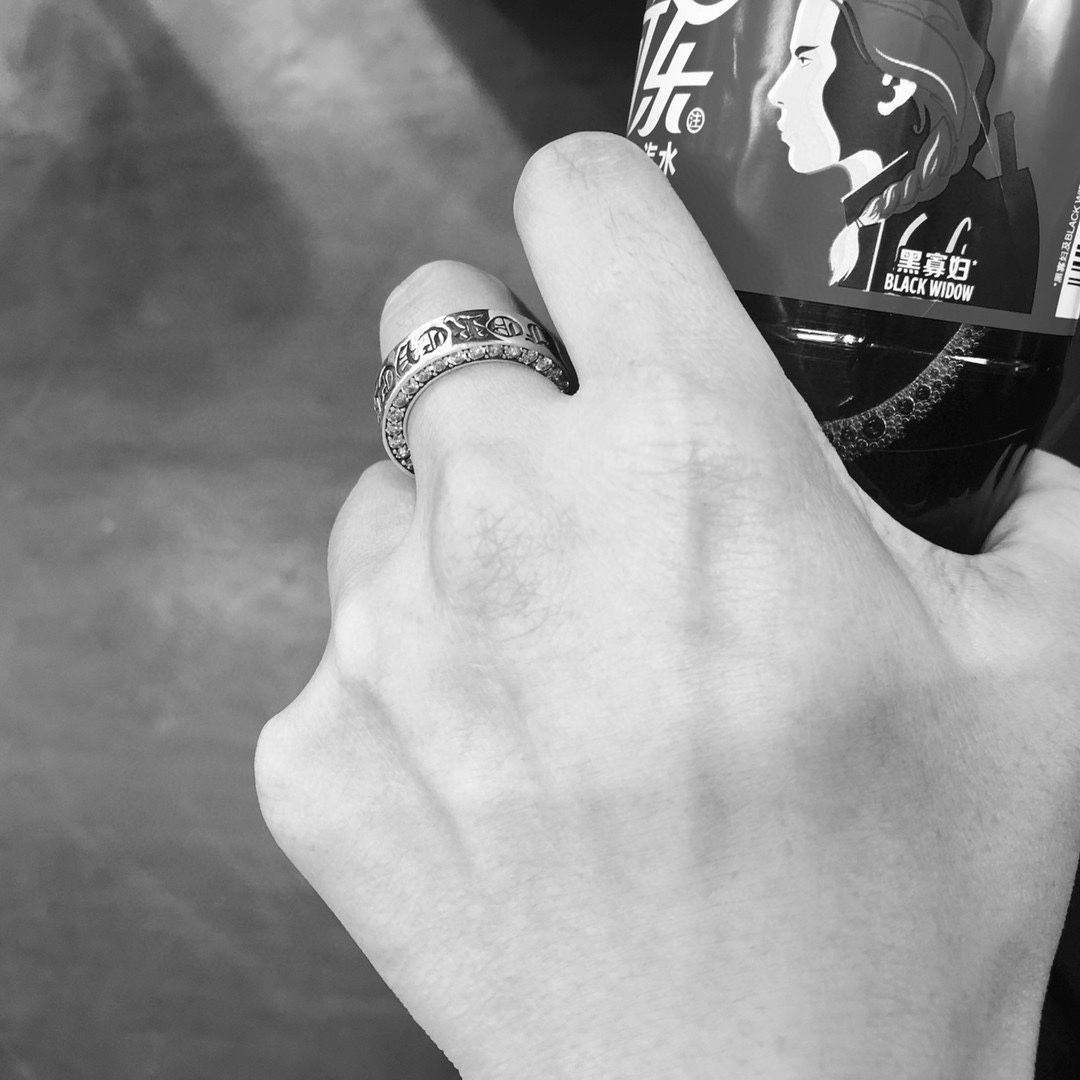 Chrome Hearts 𝐂𝐡𝐫𝐨𝐦𝐞 𝐡𝐞𝐚𝐫𝐭𝐬克罗心镶石永恒戒指
