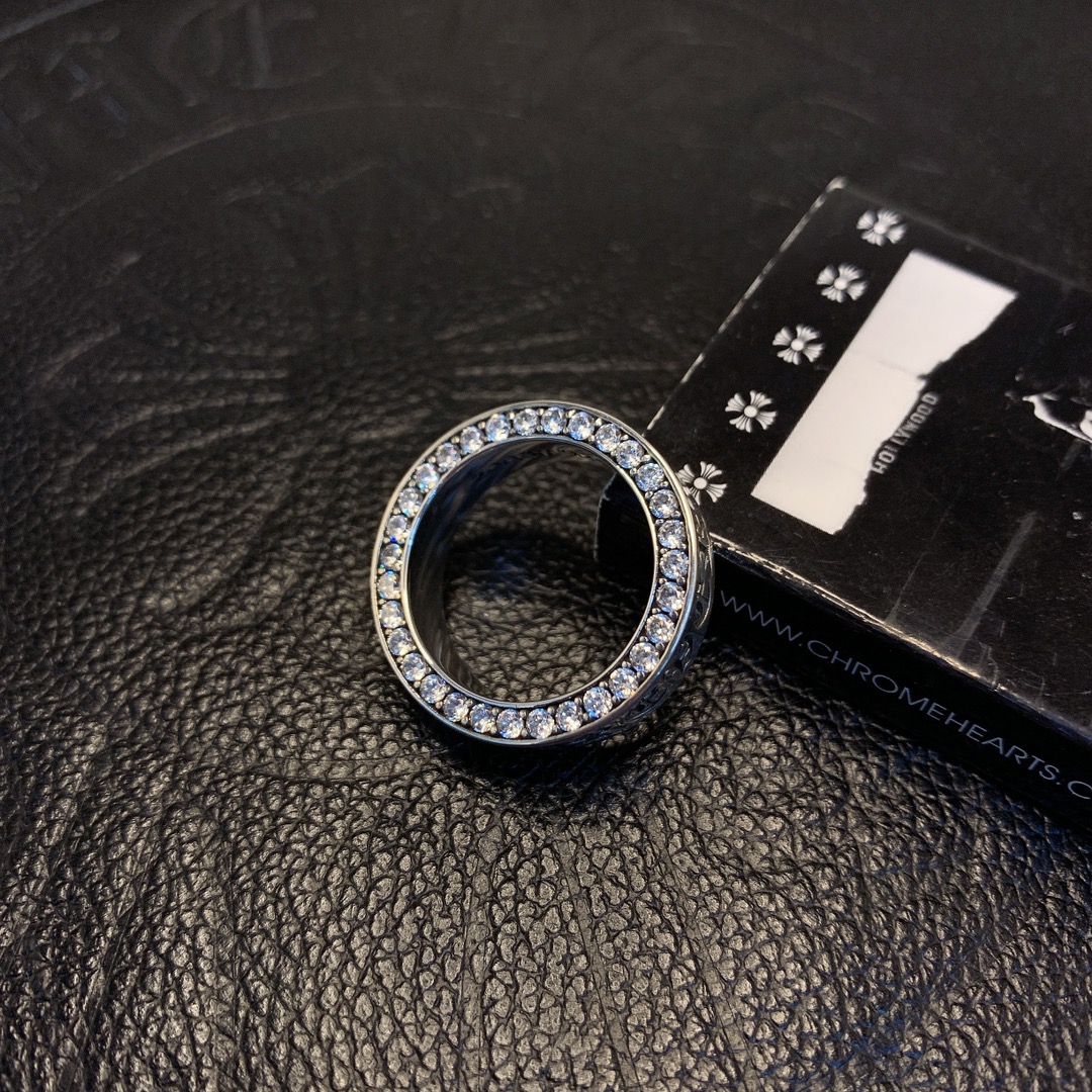 Chrome Hearts 𝐂𝐡𝐫𝐨𝐦𝐞 𝐡𝐞𝐚𝐫𝐭𝐬克罗心镶石永恒戒指
