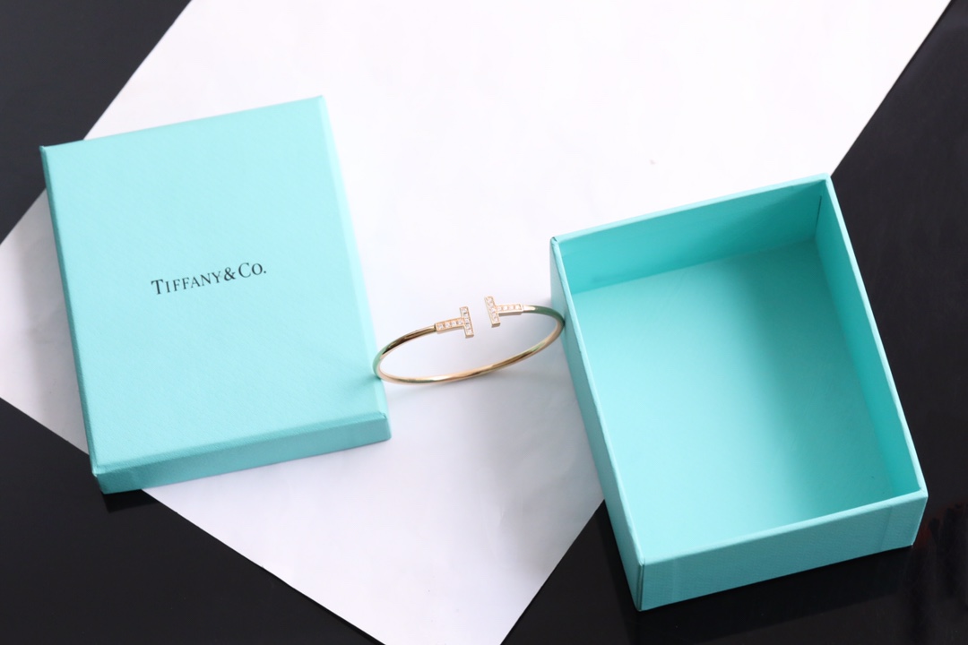 Tiffany & Co. Tiffany 全新呈现T系列：手镯