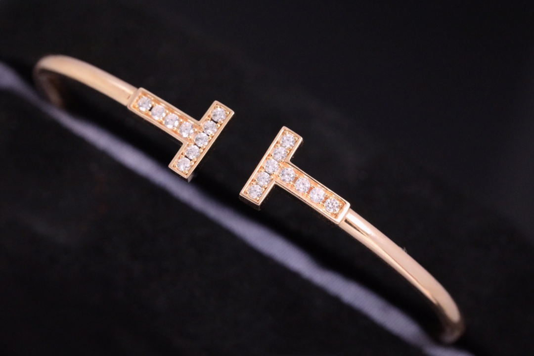 Tiffany & Co. Tiffany 全新呈现T系列：手镯