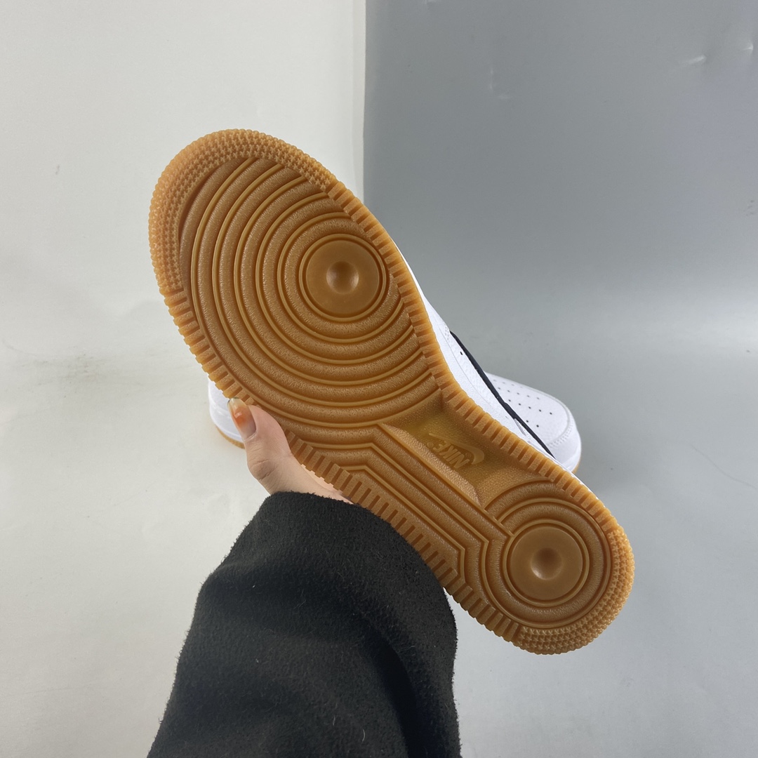 P180  NIKE Air Force 1’07 Low 白黑生胶 空军一号经典低帮休闲板鞋 CI0057-100