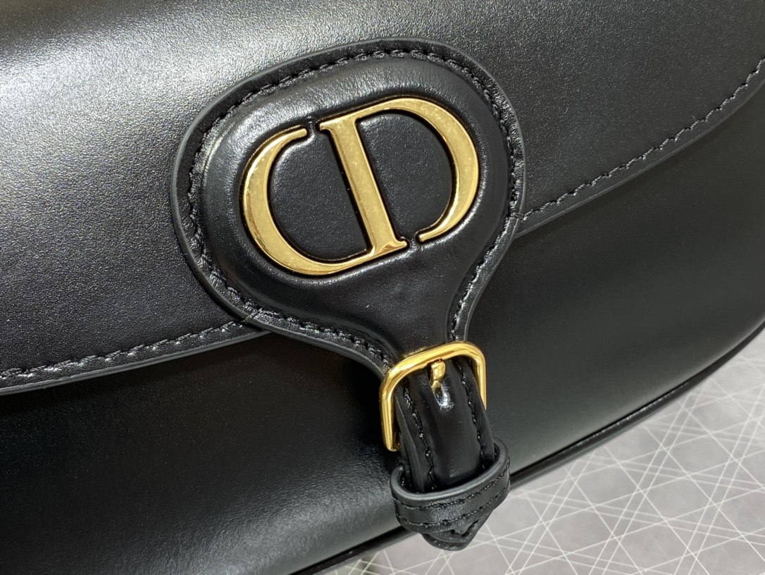 DIOR Bobby East-West 马鞍包 M9327UMOL_M900