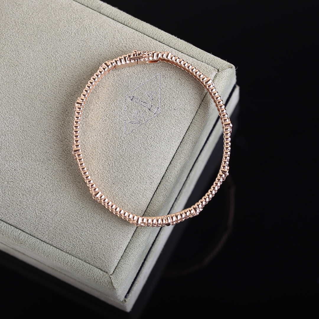 Stylish Gold Bracelet with Crystal-Coated Grass Design for Modern Elegance - 图片 8