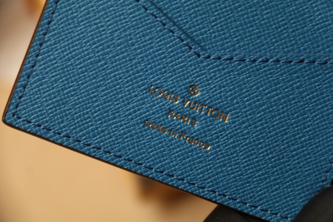 Louis Vuitton 限量款 护照夹