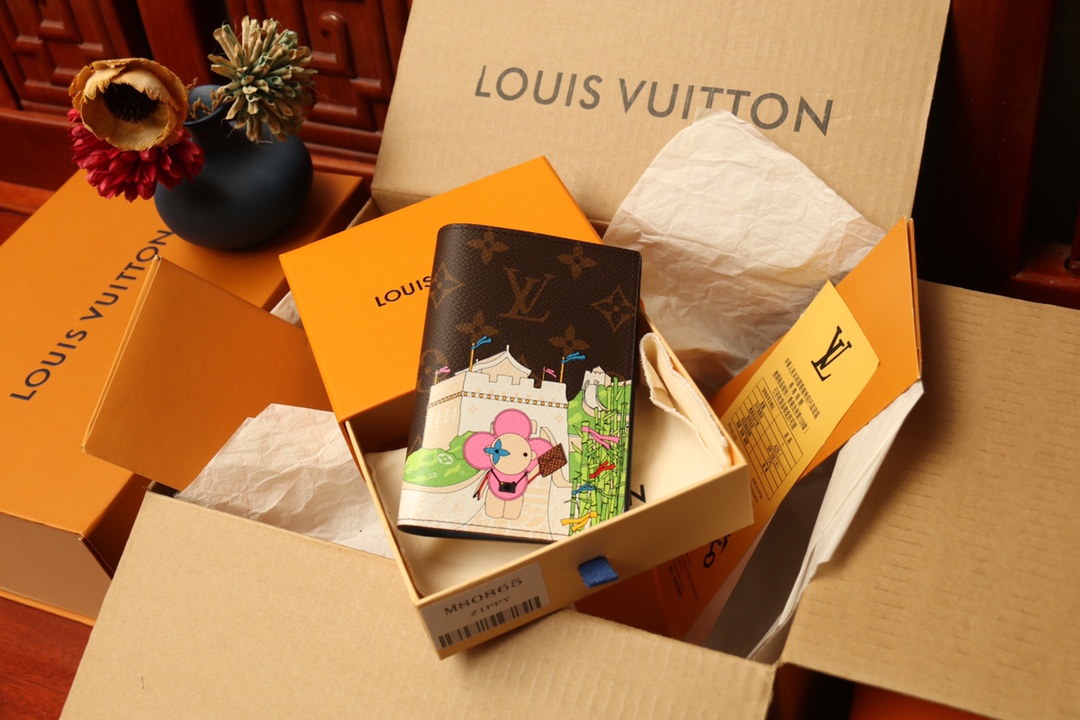 Louis Vuitton 限量款 护照夹