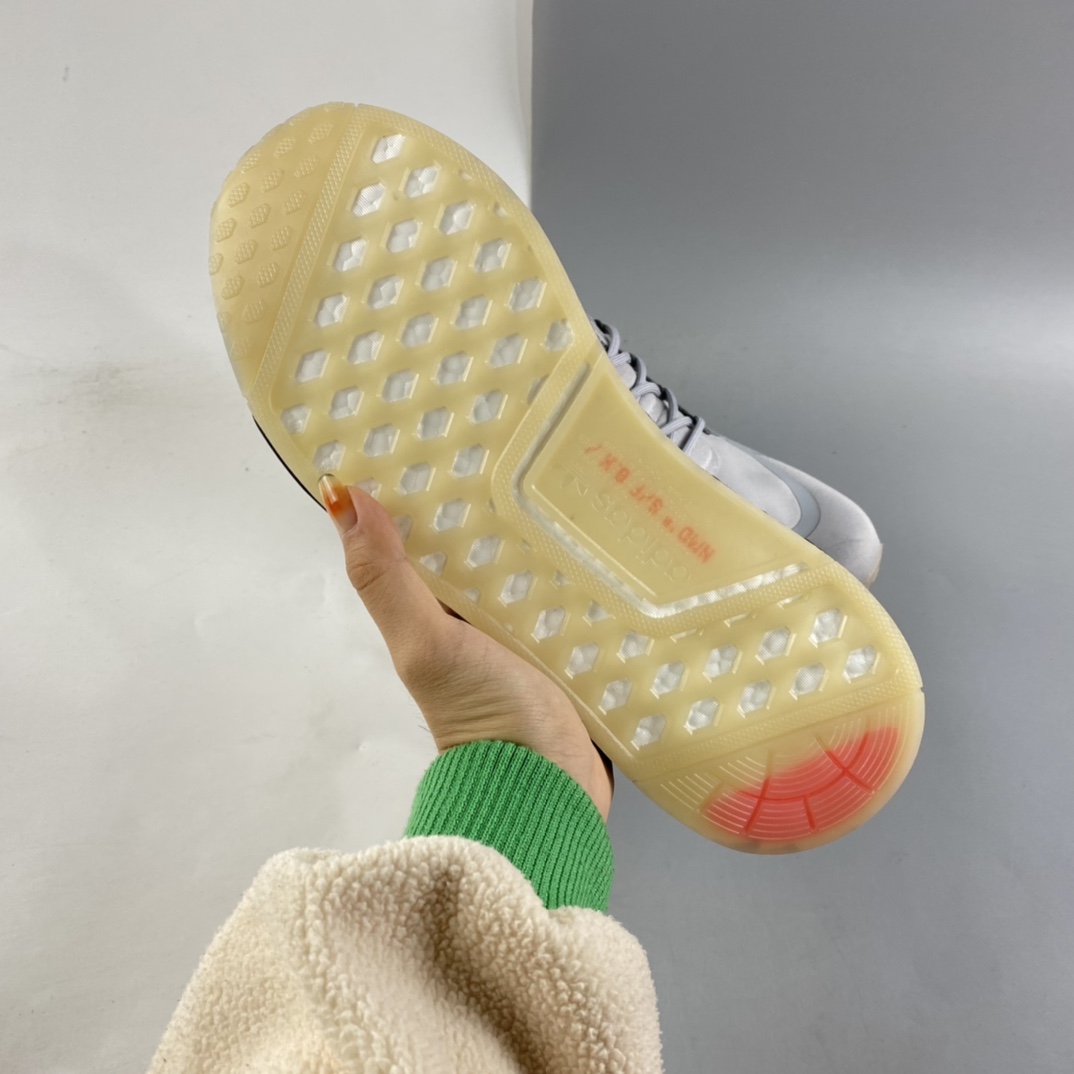 P190  Adidas  NMD_R1 SPECTOO 阿迪三叶草低帮休闲爆米花跑步鞋 FZ3200