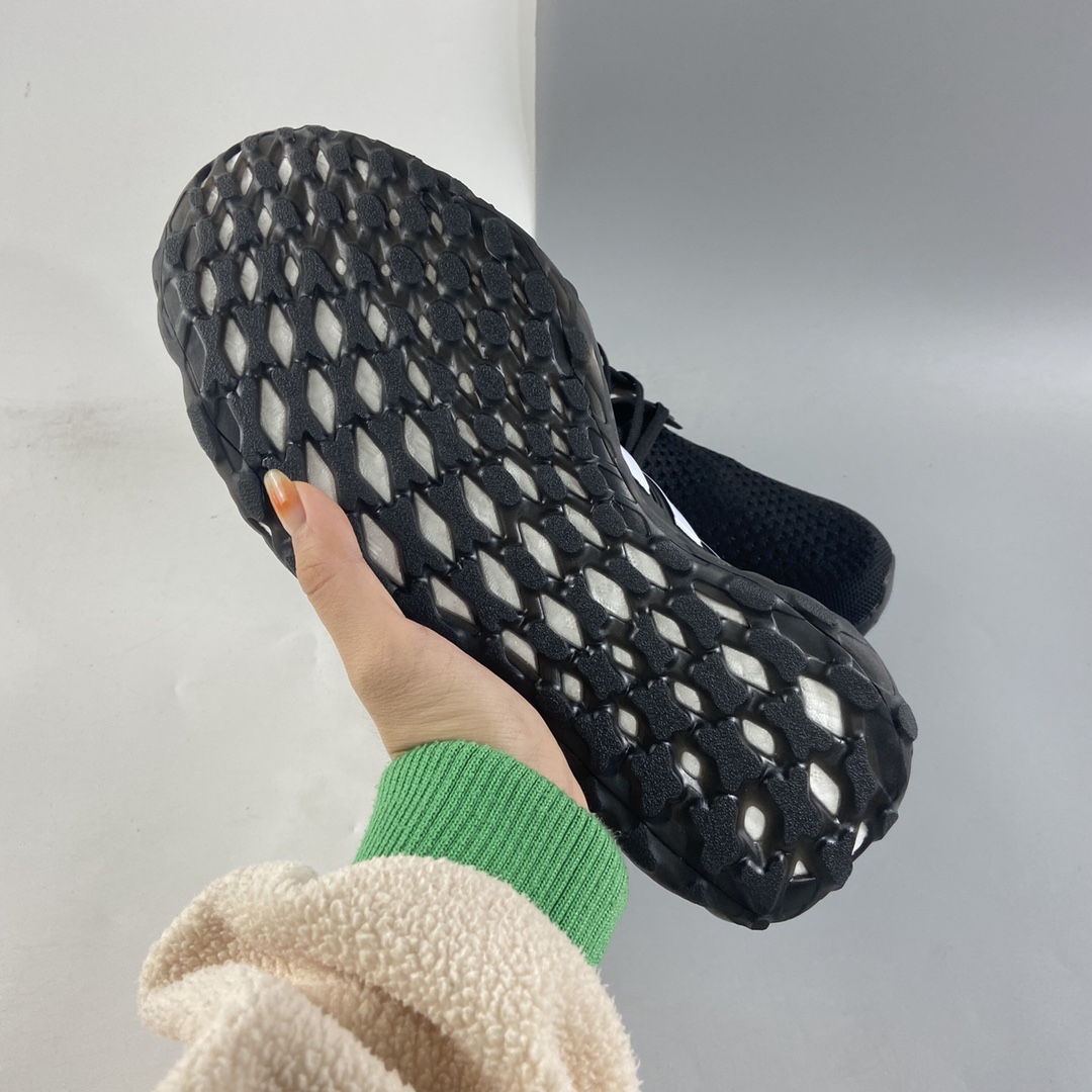 P240  Adidas  Ultra Boost DNA Web”Black/Red”UB 8.0网系列低帮袜套式针织鞋面休闲运动慢跑鞋 GY4178