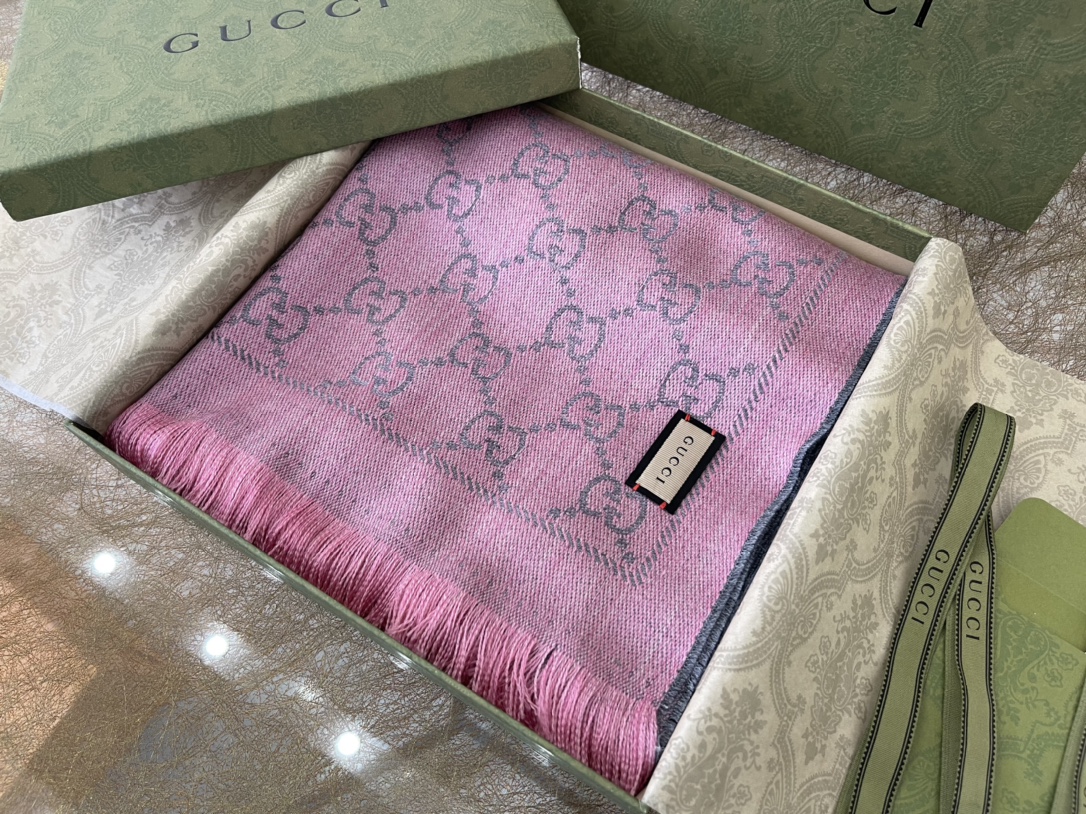 GUCCI古驰GG提花图案针织羊毛围巾133483