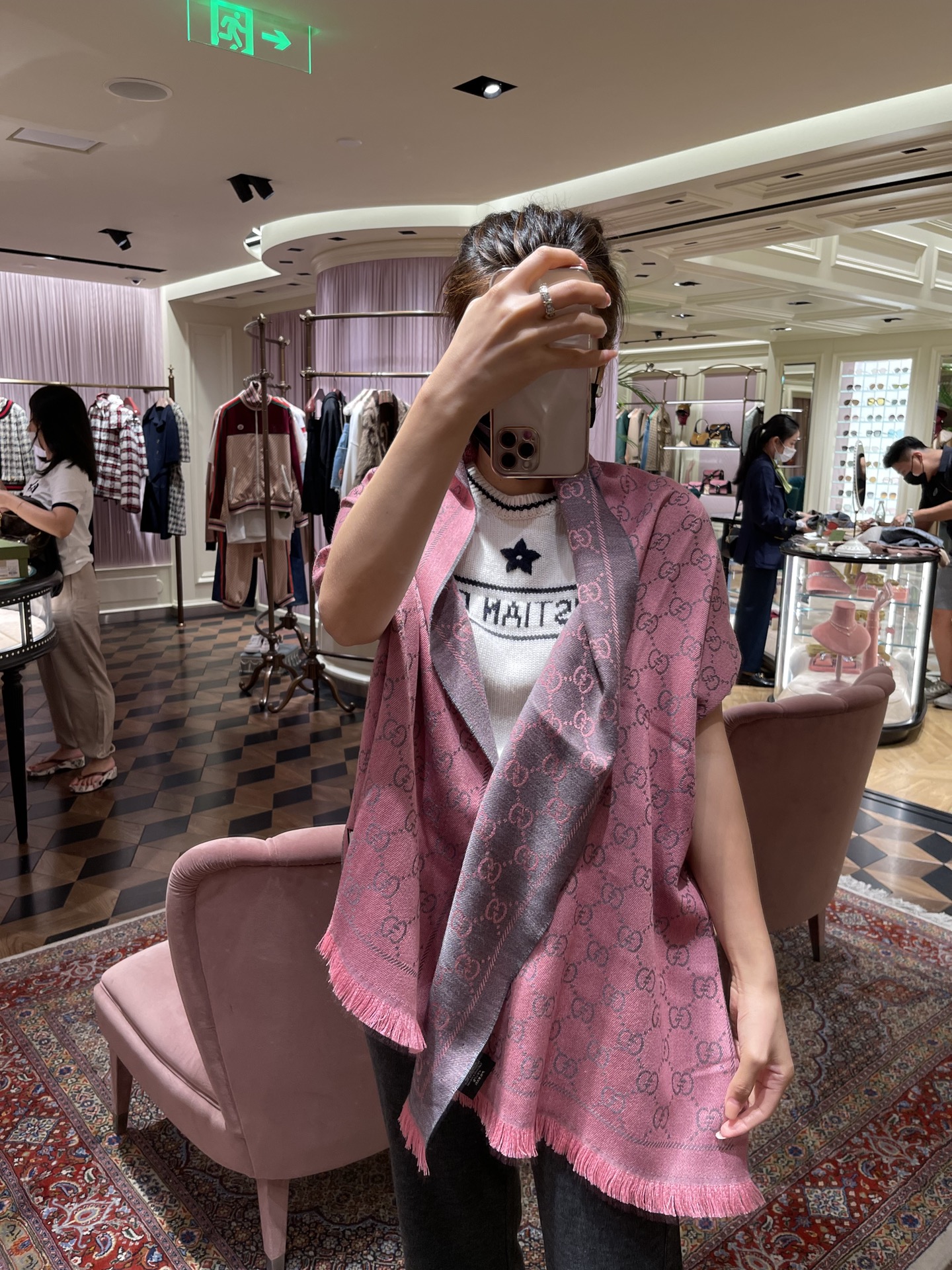 GUCCI古驰GG提花图案针织羊毛围巾133483