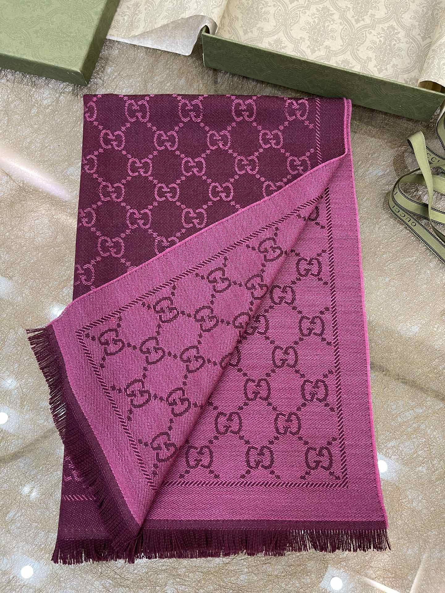 GUCCI古驰GG提花图案针织羊毛围巾133483