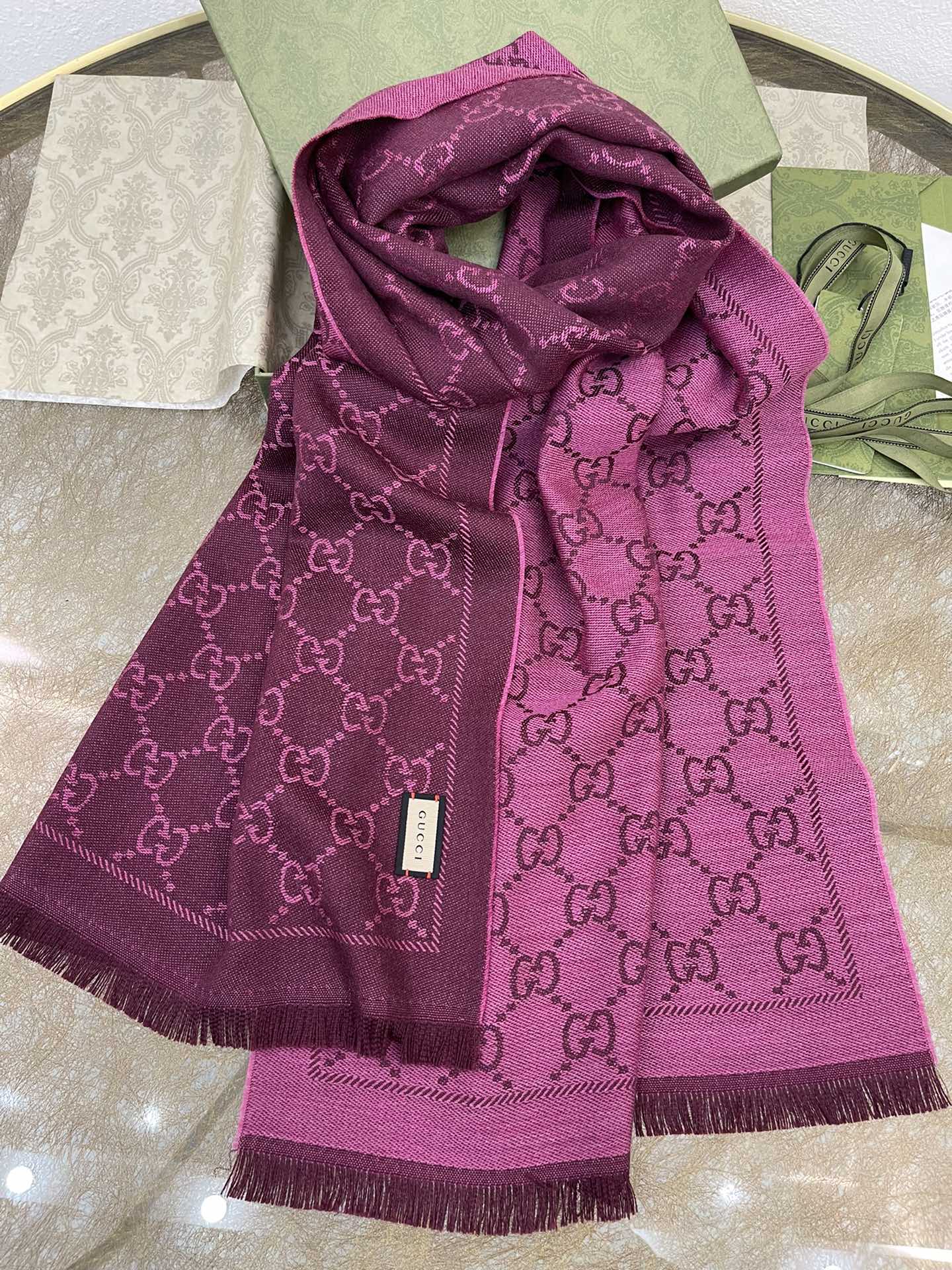 GUCCI古驰GG提花图案针织羊毛围巾133483