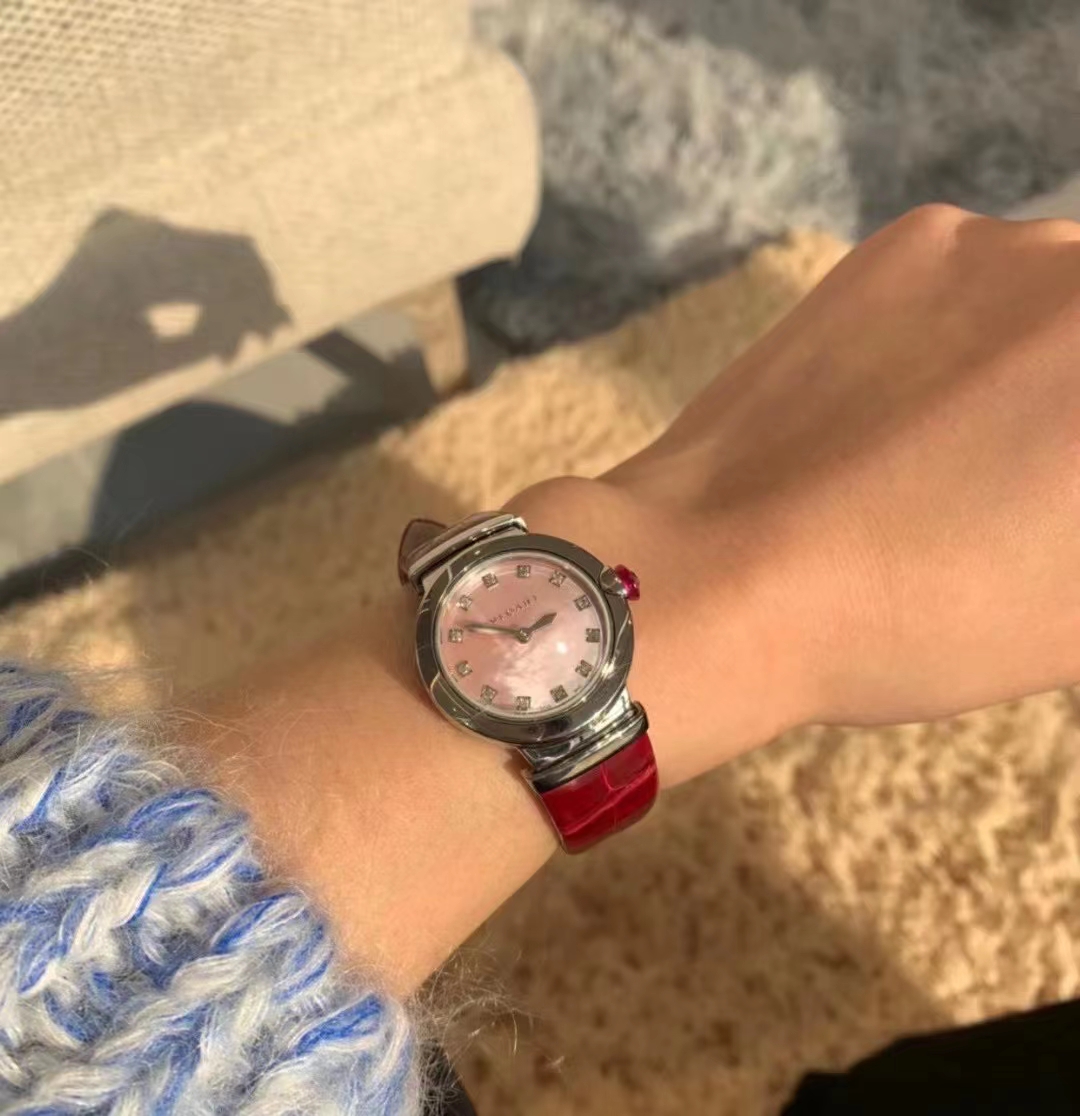 Bvlgari 宝格丽28mm搭配鳄鱼皮， 嘿哈