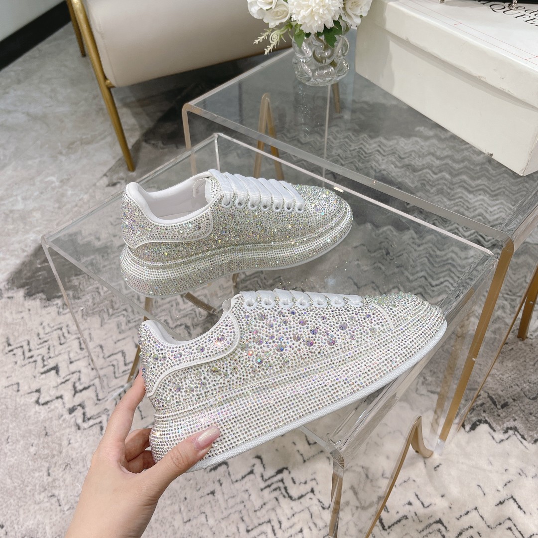 Alexander McQueen Crystal-Embellished Velvet Sneakers 4 a1635075865709 5104