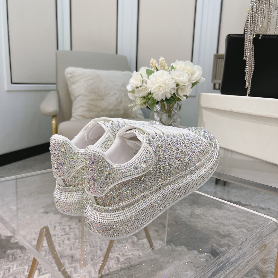 Alexander McQueen Crystal-Embellished Velvet Sneakers 5 a1635075865779 7333