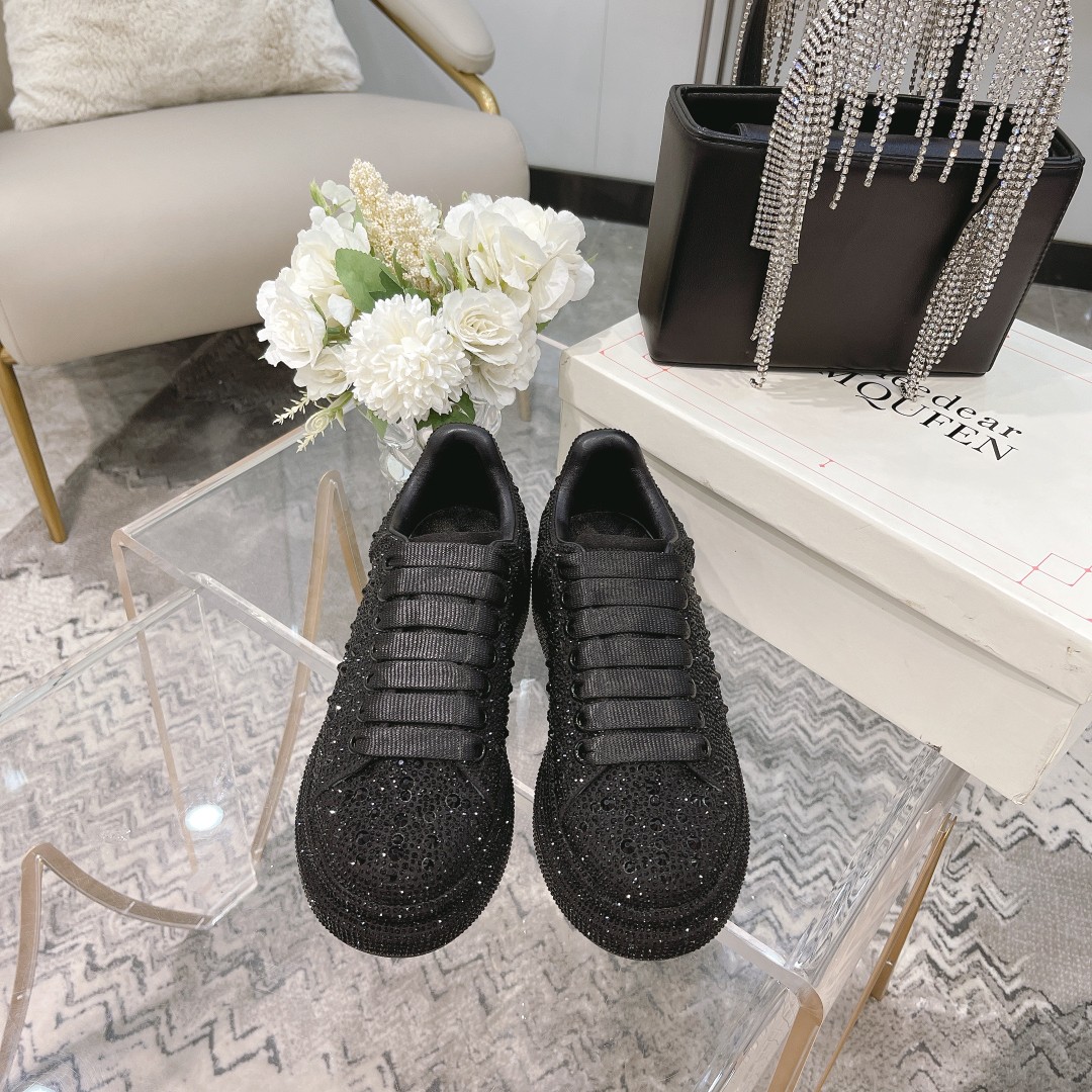 Alexander McQueen Crystal-Embellished Velvet Sneakers - Limited Edition 3 a1635075954852 1206