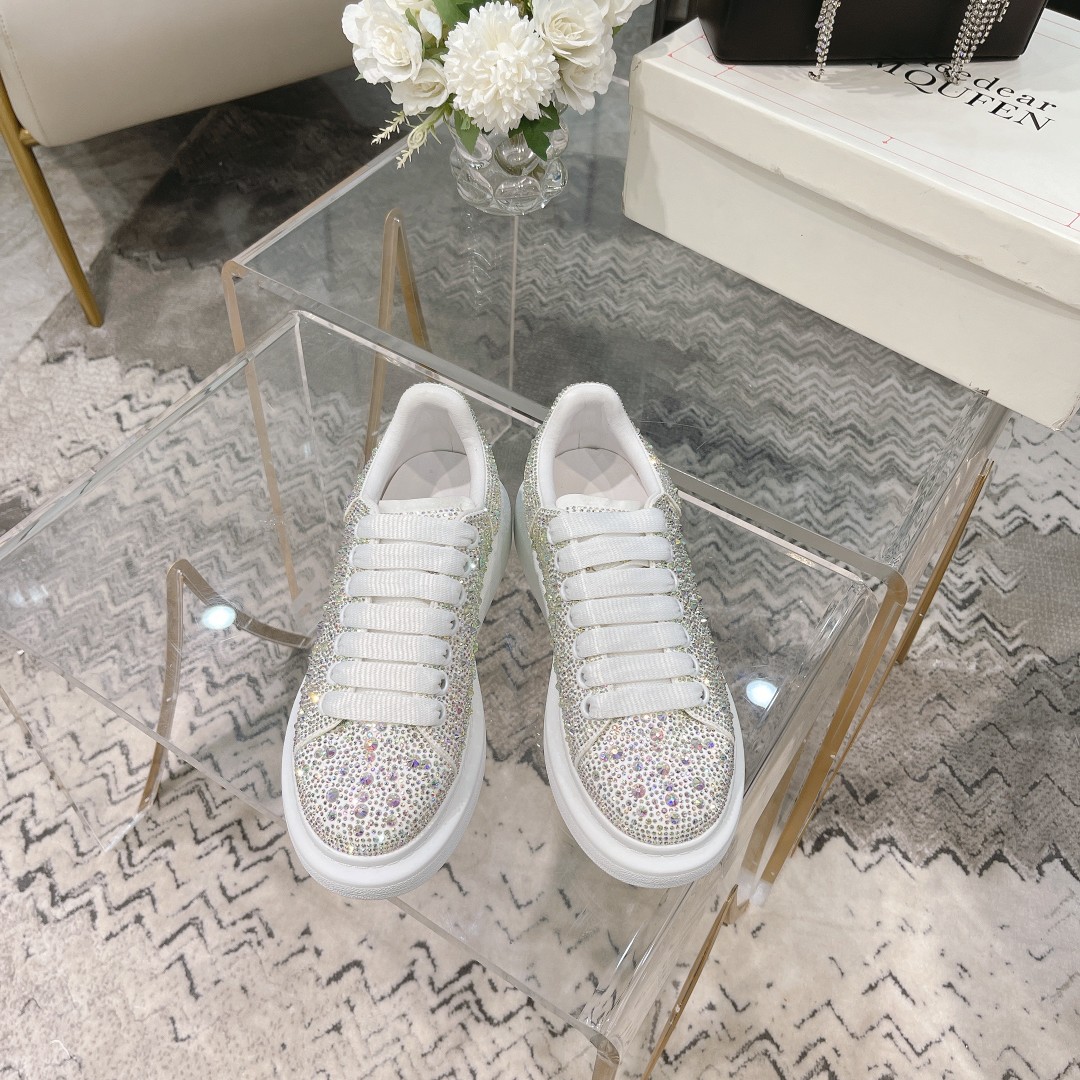 2021SS McQueen Crystal Velvet Shoes with Czech Diamonds, 1:1 Replicas, Sizes 35-41, Sheepskin Lining.