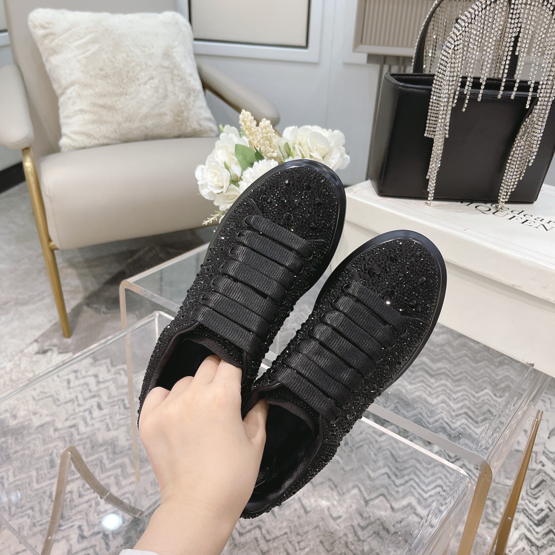 Alexander McQueen Crystal-Embellished Velvet Sneakers 5 a1635076248408 1441