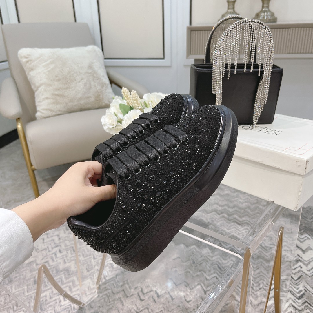 Alexander McQueen Crystal-Embellished Velvet Sneakers 6 a1635076248497 3747