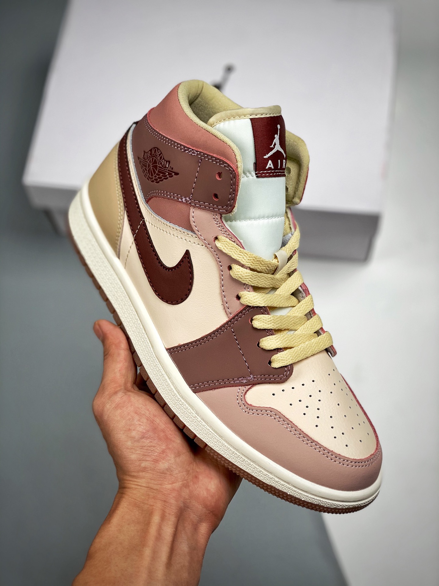 Air Jordan 1 Mid gris humo, púrpura rojizo, frijol rojo, serie de caña media, nuevo lote, suela original con molde orig…