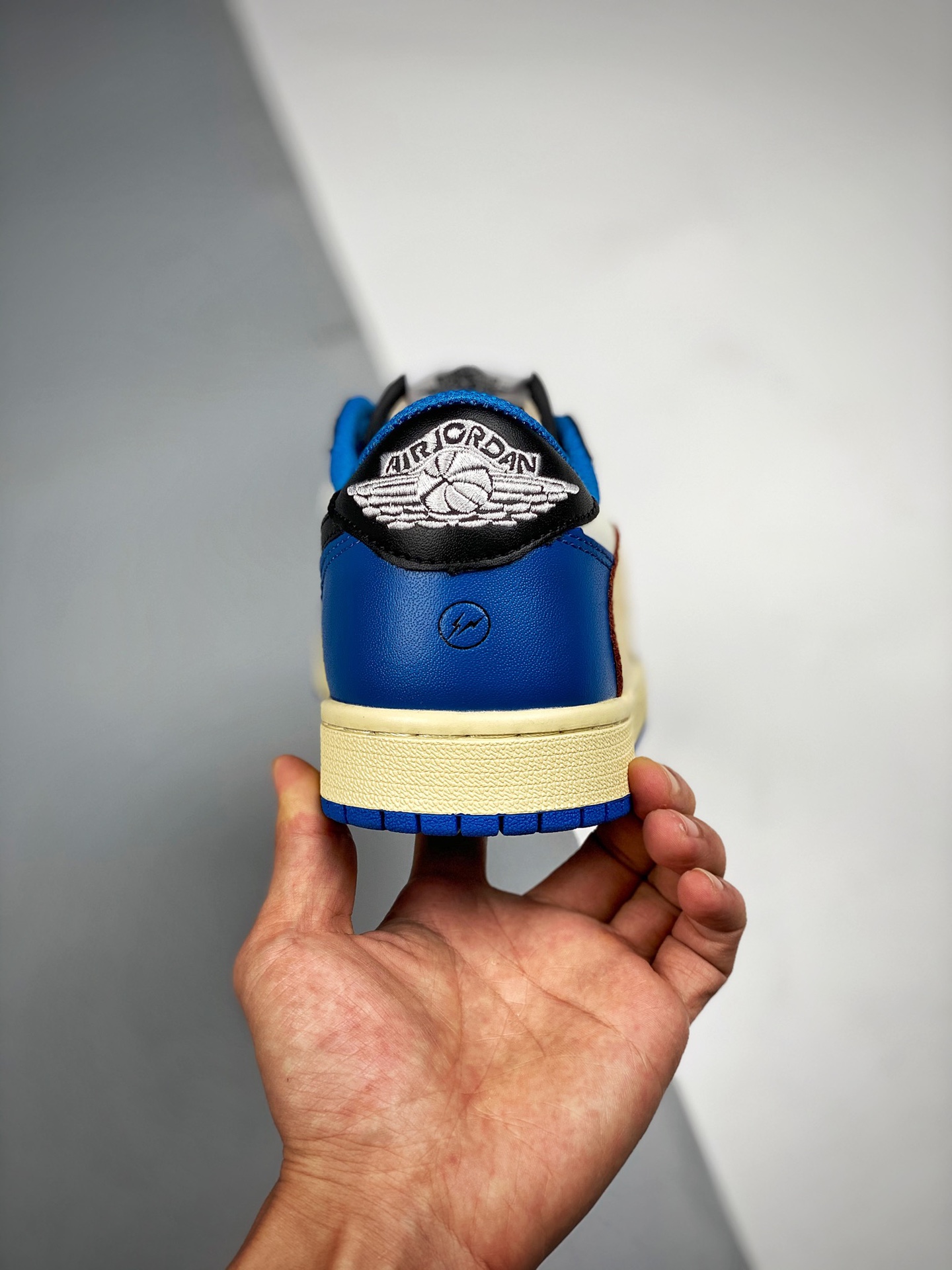 Miniatura 8