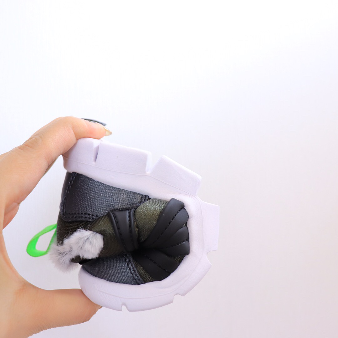 图片[9]-（22-27码小童） （28-37.5大童） 专Ｇ版ＮＫ加绒毛毛虫 专Ｇ最高版本👍原鞋开模相识度99.99%。 新配色太美了.内里毛料也是采用非常优质独特的绒。鞋头和侧边的标也是采用不一样的特殊工艺材料.带点亮闪闪超级漂亮。经典款百搭保暖舒适一步到位👏纯手工剪裁.上脚也一样好看不显胖.-选品中心