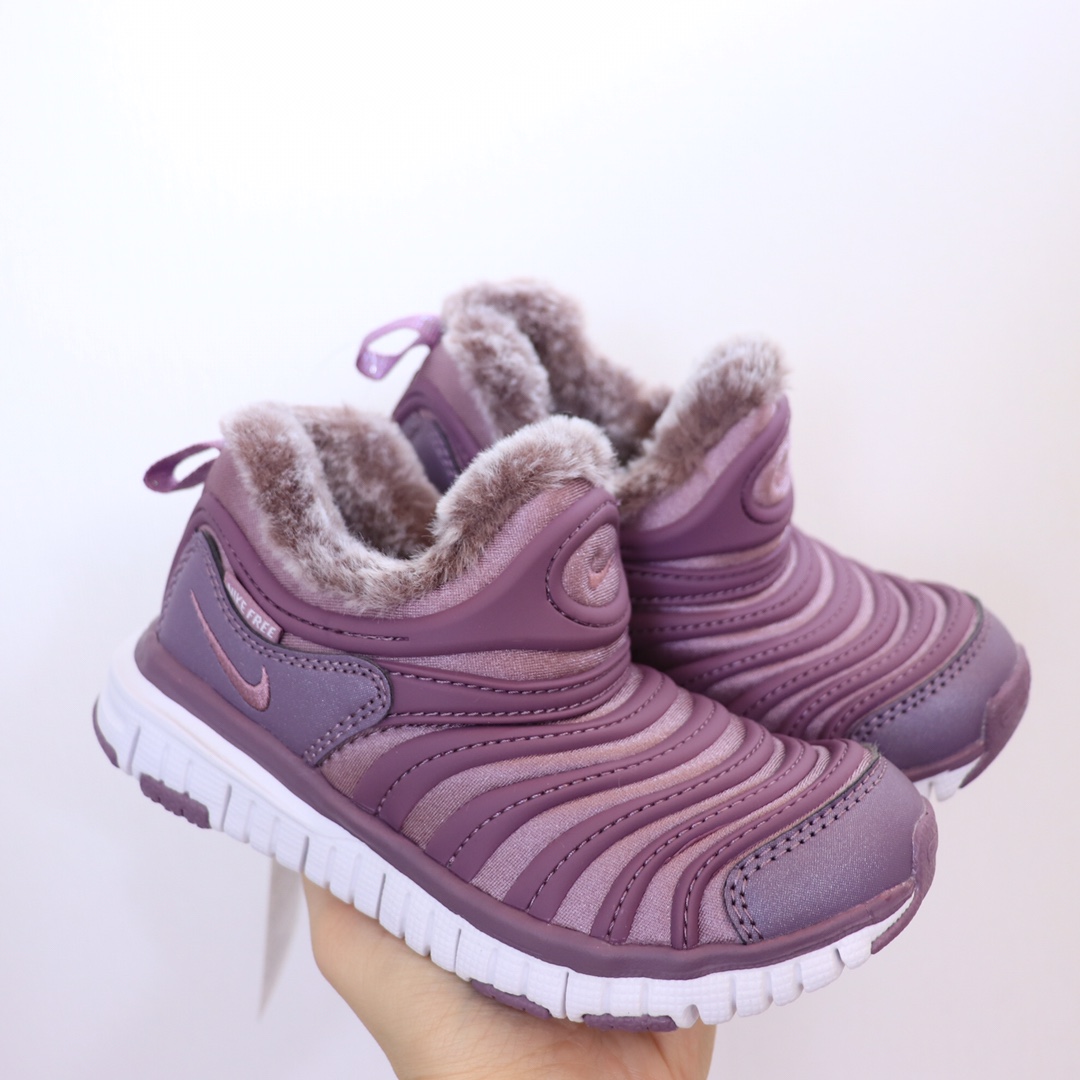 图片[2]-（22-27码小童） （28-37.5大童） 专Ｇ版ＮＫ加绒毛毛虫 专Ｇ最高版本👍原鞋开模相识度99.99%。 新配色太美了.内里毛料也是采用非常优质独特的绒。鞋头和侧边的标也是采用不一样的特殊工艺材料.带点亮闪闪超级漂亮。经典款百搭保暖舒适一步到位👏纯手工剪裁.上脚也一样好看不显胖.-选品中心