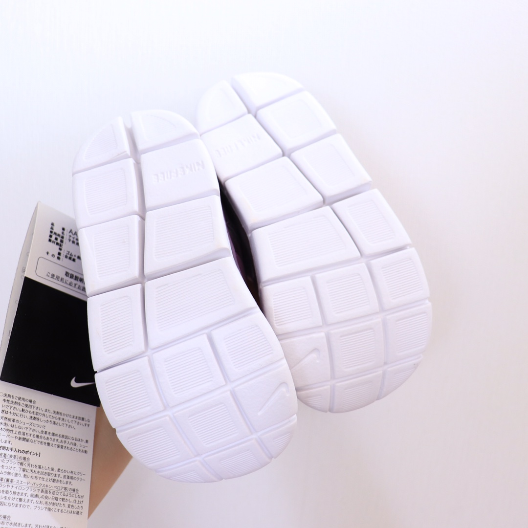 图片[6]-（22-27码小童） （28-37.5大童） 专Ｇ版ＮＫ加绒毛毛虫 专Ｇ最高版本👍原鞋开模相识度99.99%。 新配色太美了.内里毛料也是采用非常优质独特的绒。鞋头和侧边的标也是采用不一样的特殊工艺材料.带点亮闪闪超级漂亮。经典款百搭保暖舒适一步到位👏纯手工剪裁.上脚也一样好看不显胖.-选品中心