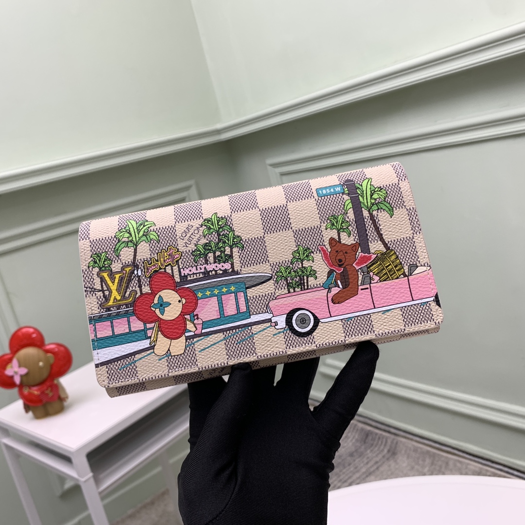 the Sarah Wallet features a playful - Bag 4