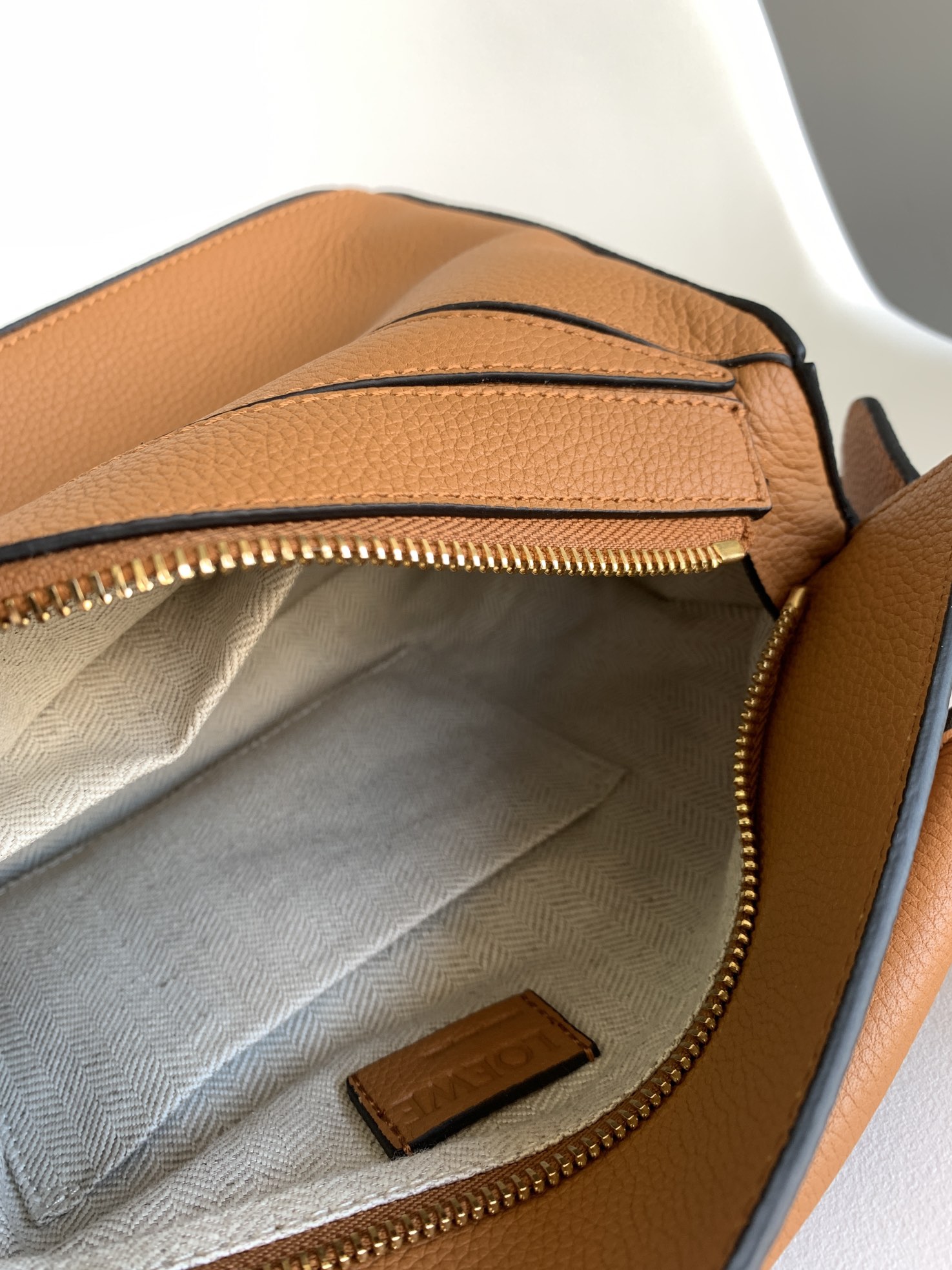 L⊚℮w℮🌟 🔥Puzzle small#新做法#专柜同步🎉采用进口珠地小牛皮运用了独特剪裁 搭配平纹拼