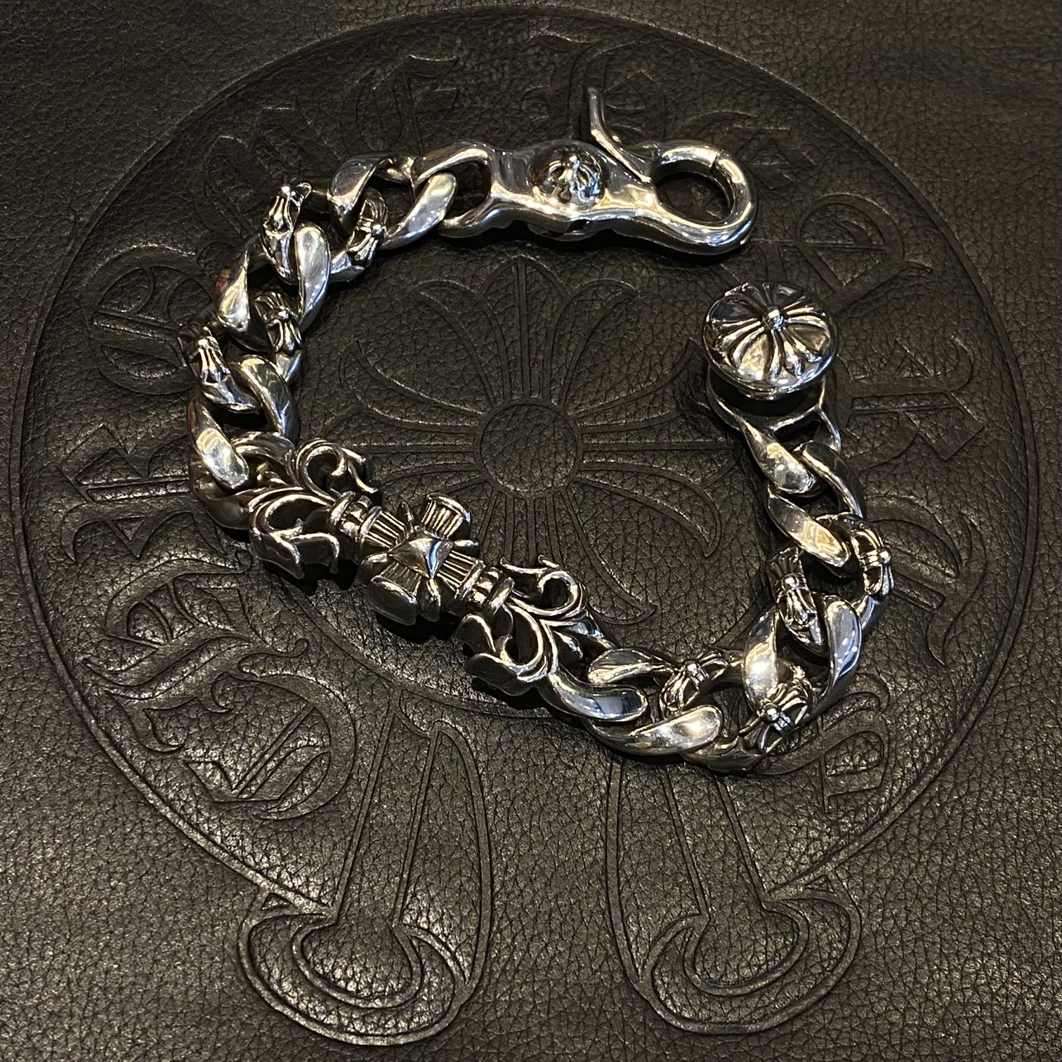 Chrome Hearts 𝐂𝐡𝐫𝐨𝐦𝐞 𝐡𝐞𝐚𝐫𝐭𝐬 克罗心 火焰图腾大手链