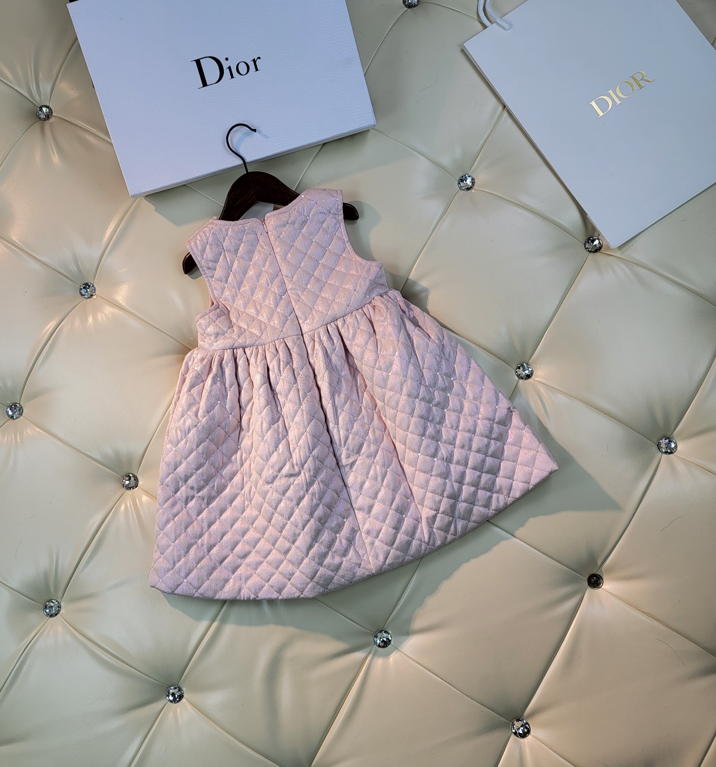 “2021 Autumn Dress Collection: Velvet Vests, Soft Knits, Sweet Designs, Friends Set” - 图片 7