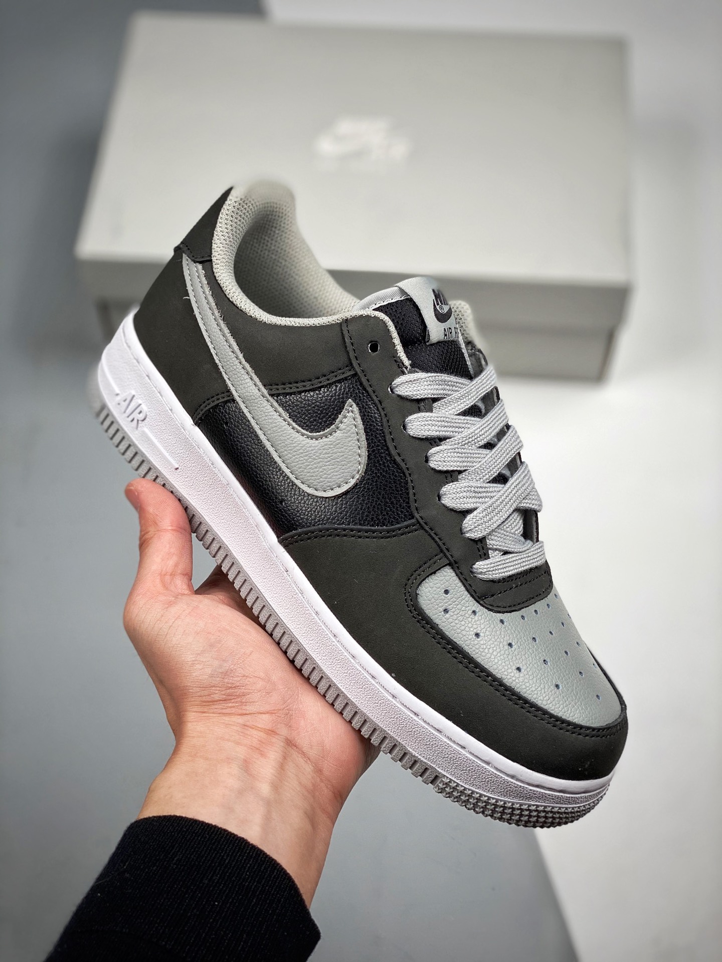 Nike Air Force 1 Low gris sombra, horma y plantilla originales para un auténtico estilo Air Force, enfocado en el canal…