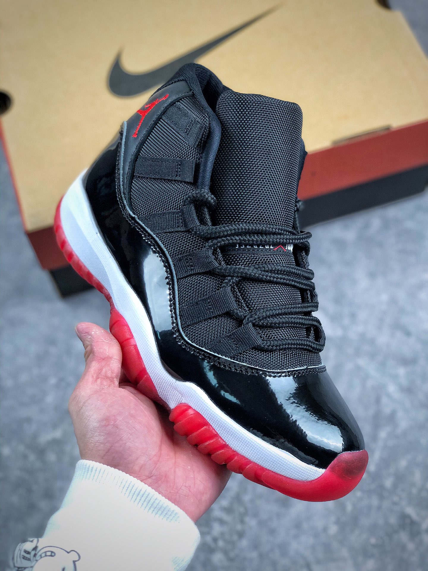 本地自取 支持放店
Air Jordan 11 Bred  