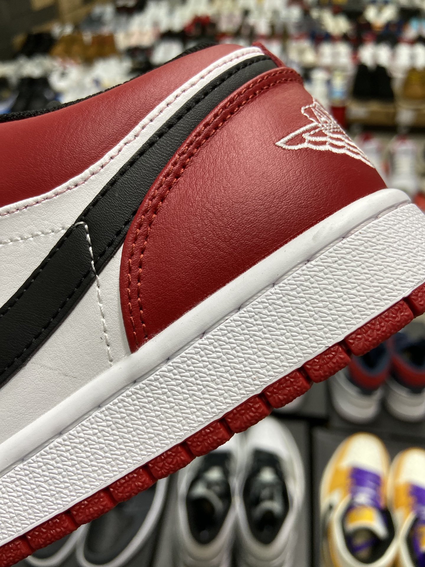 200 乔丹Air Jordan 1 LowBred ToeAJ1乔丹一代低帮经典复古文化休闲运动篮球鞋553558-612