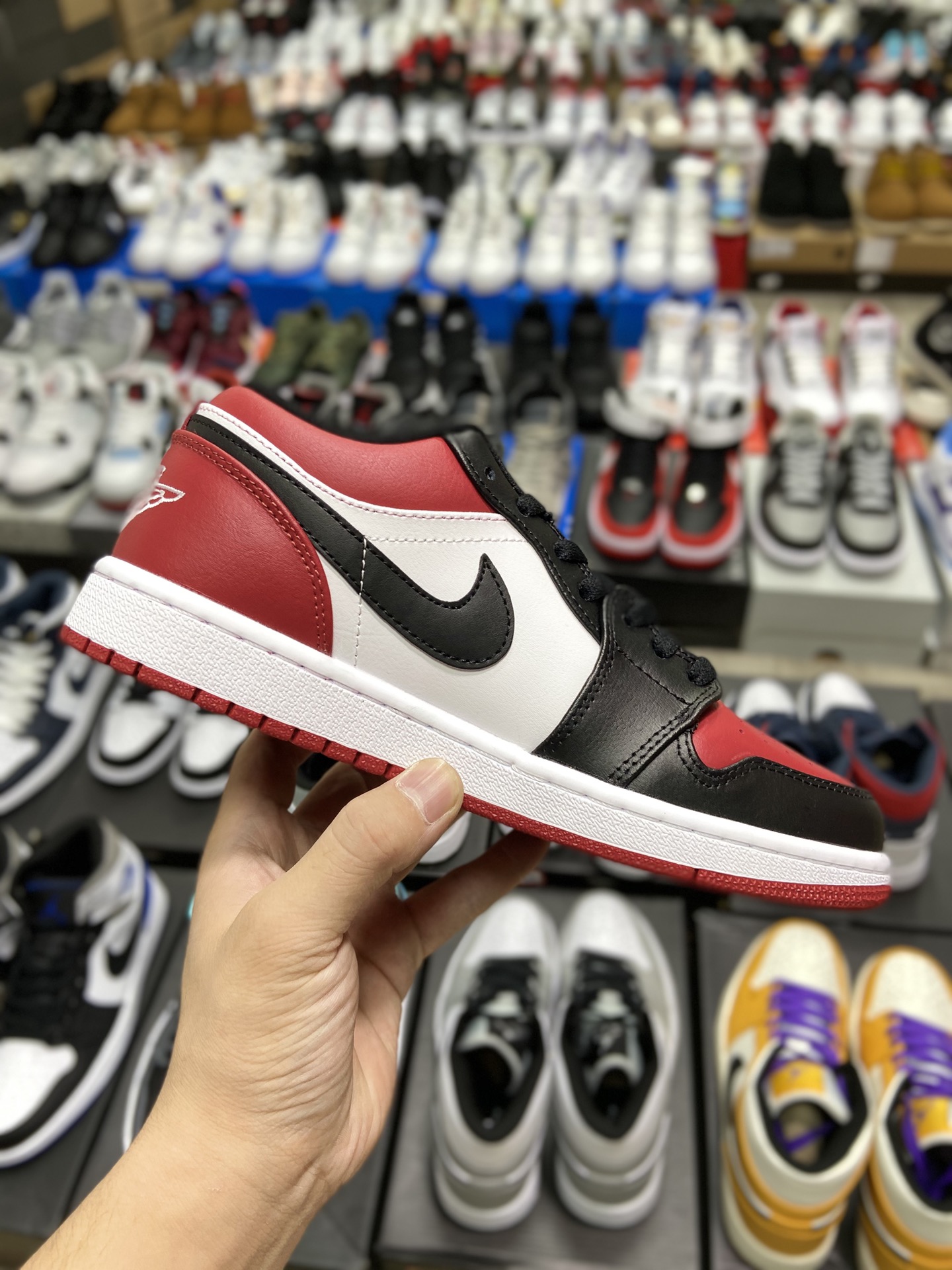200 乔丹Air Jordan 1 LowBred ToeAJ1乔丹一代低帮经典复古文化休闲运动篮球鞋553558-612