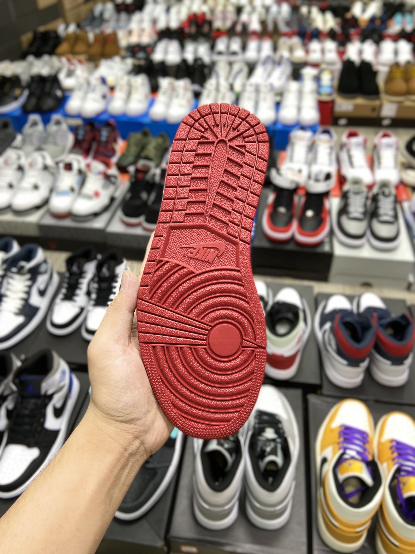 200 乔丹Air Jordan 1 LowBred ToeAJ1乔丹一代低帮经典复古文化休闲运动篮球鞋553558-612