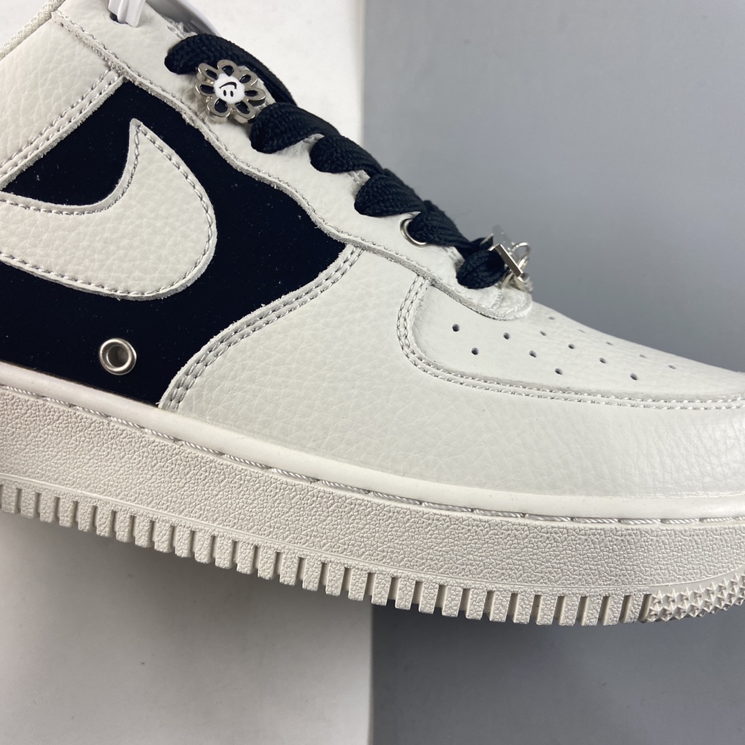 P240  NIKE Air Force 1’07 Low 米黑银扣 空军一号低帮休闲板鞋 DD8571-013