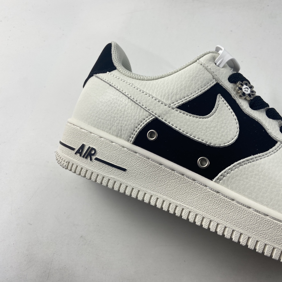 P240  NIKE Air Force 1’07 Low 米黑银扣 空军一号低帮休闲板鞋 DD8571-013
